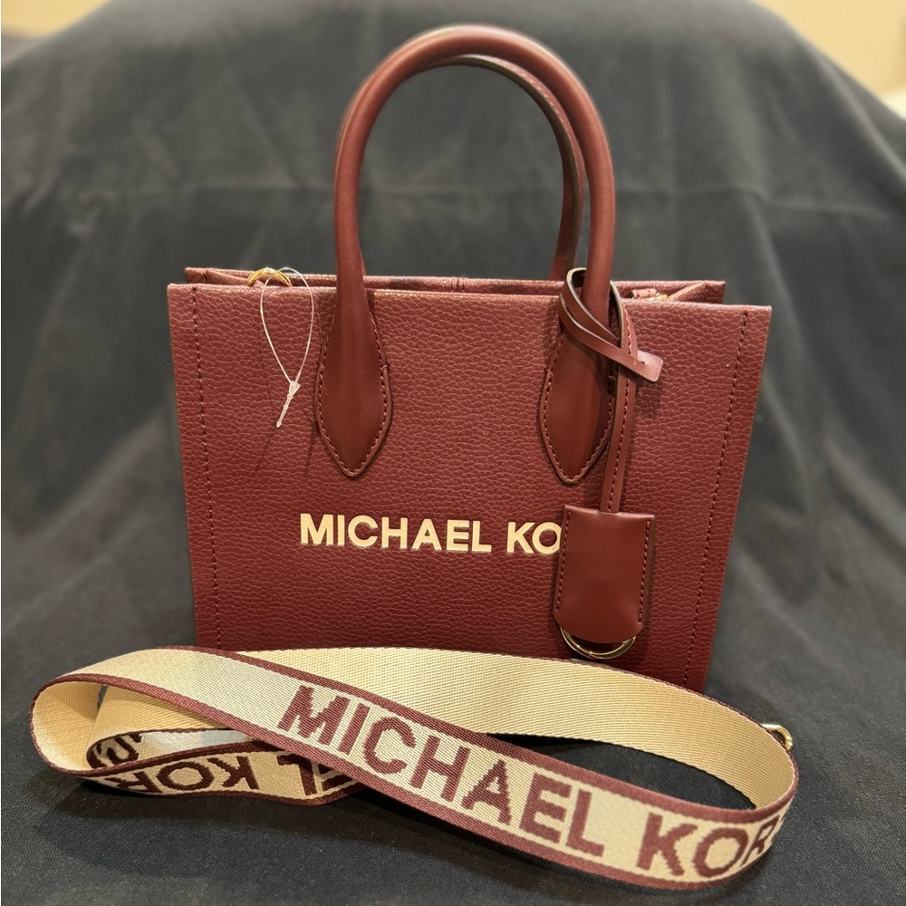 Michael Kors Maroon Handbag w/Beige Guitar Strap
NWOT Small Tote